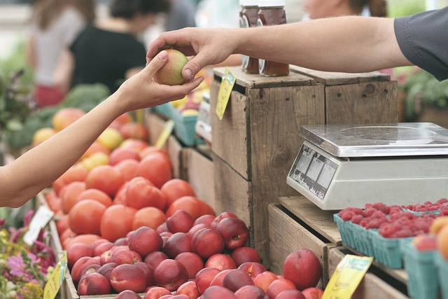 apples, farmer