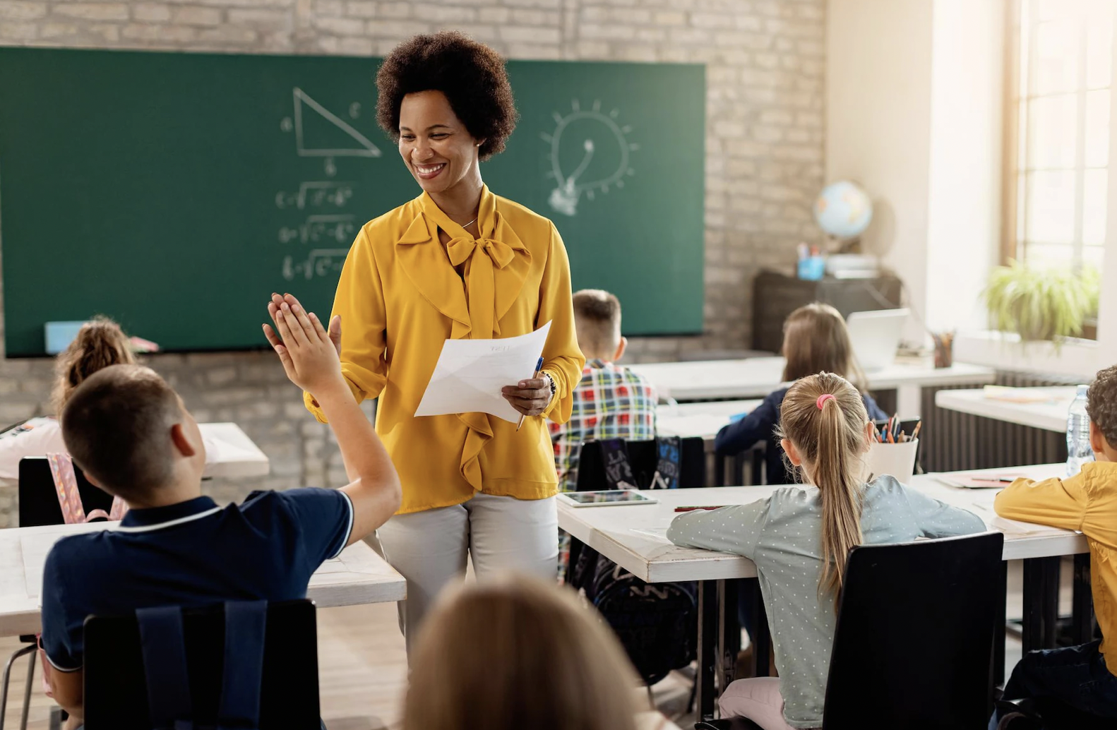 Maestra enseñando